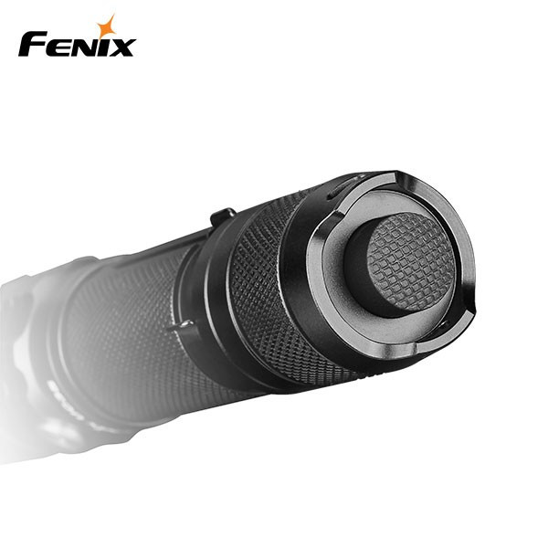 FENIX FICKLAMPA UC35 960 LUMEN